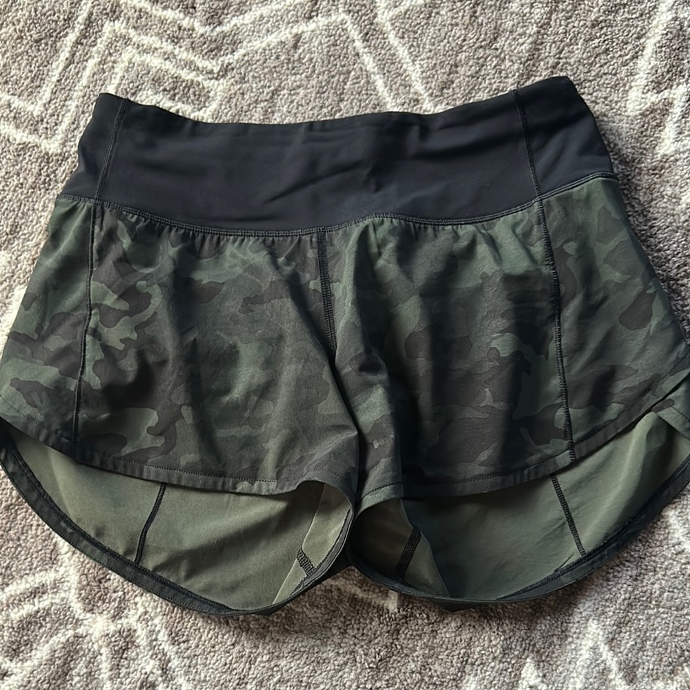 Women's Lululemon speed up shorts size 4